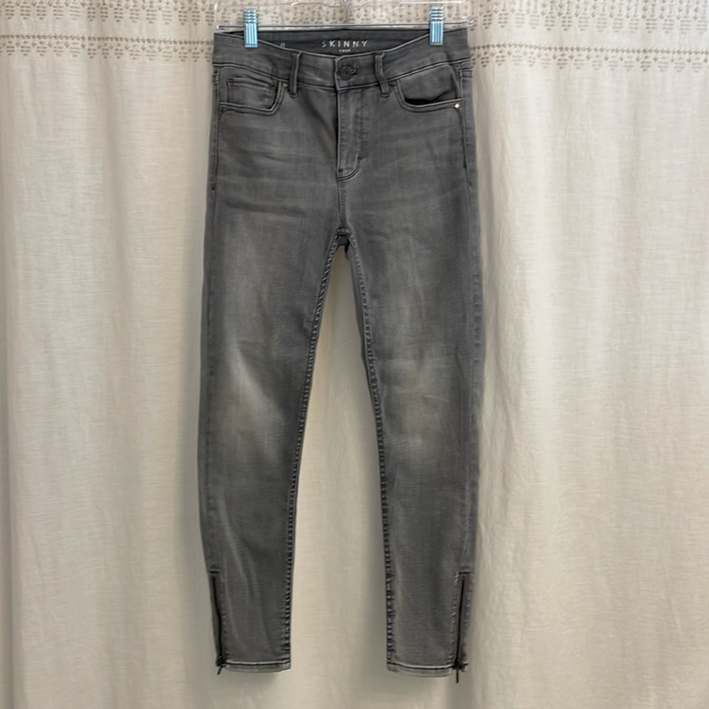 White House Black Market High Rise Skinny Crop Jean - Size 0 - Light Grey Denim